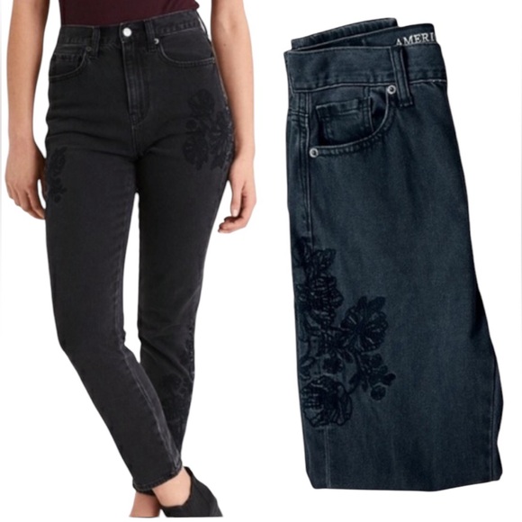 American Eagle Outfitters Denim - AEO Faded Black High Rise Ankle Mom Jean Size 00 Floral Rose Embroidery